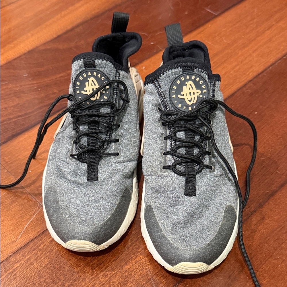 Nike Grey and Black Athletic Sneakers with Cream Sole